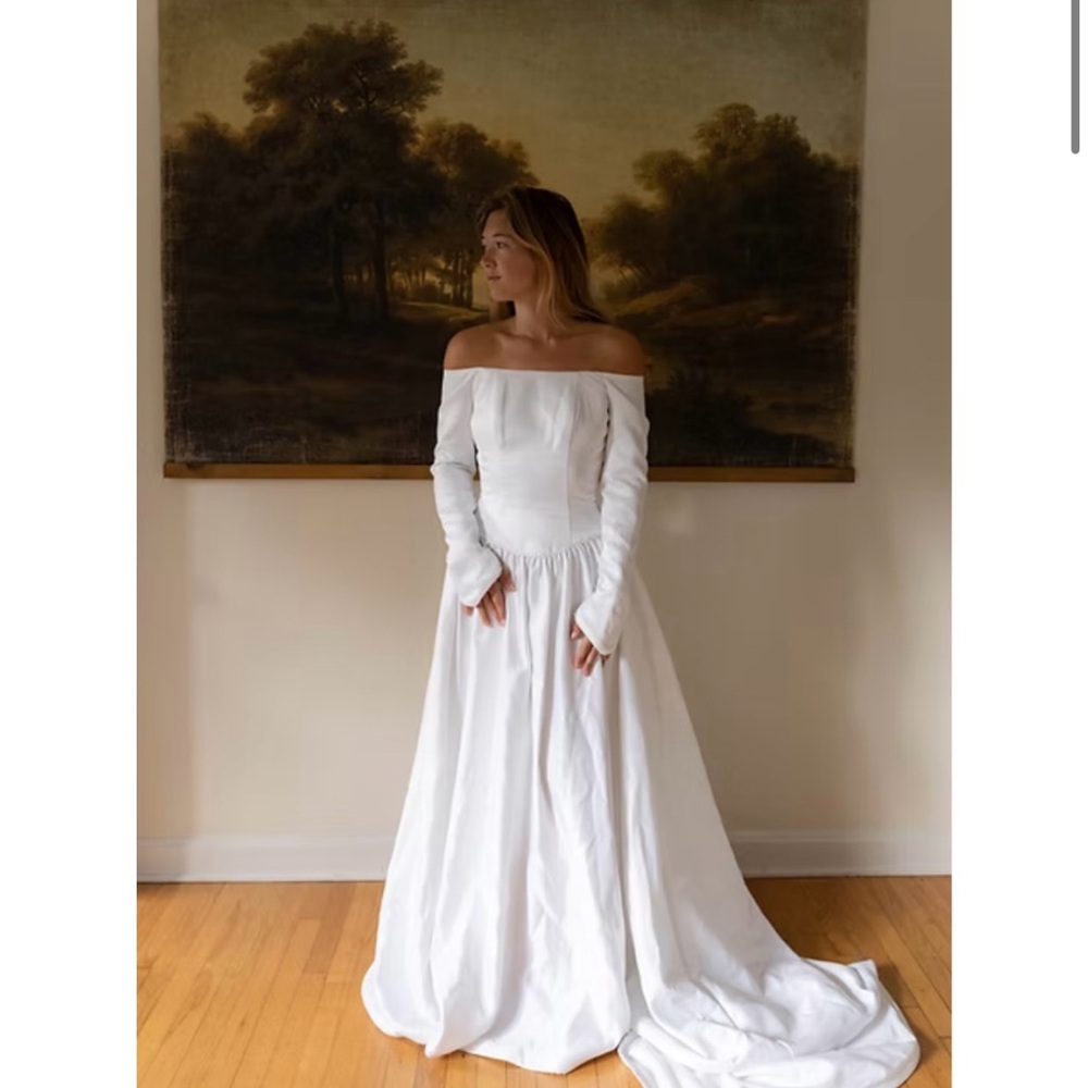 Vintage wedding dress! Never worn!
